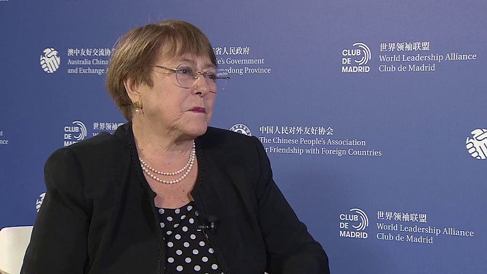 Michelle Bachelet: \"O resolvemos juntos los problemas, o vamos a ir por un curso inadecuado\"