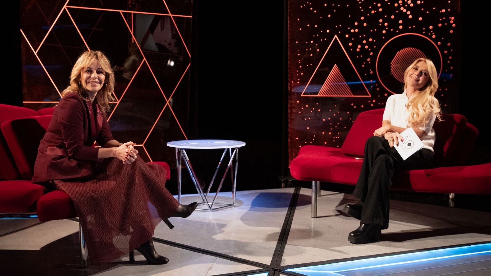 Atención obras - María Adánez - ver ahora