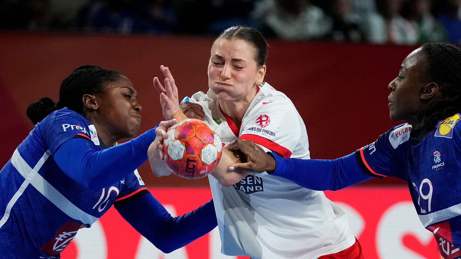 Golazo de Hojlund para certificar el pase de Dinamarca a la final