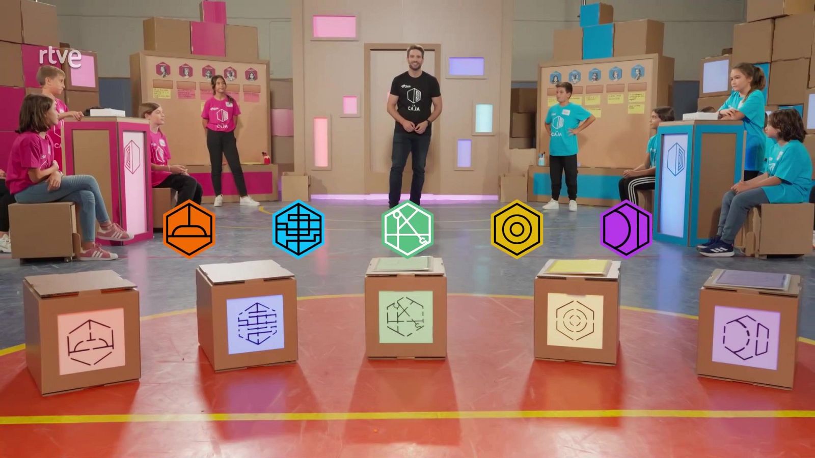 Personajes de cuentos de hadas - Aprendemos en Clan. La Caja | Ver