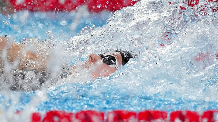 Natación - Regan Smith bate su récord del mundo en los 200 espalda con Carmen Weiler en quinta posición