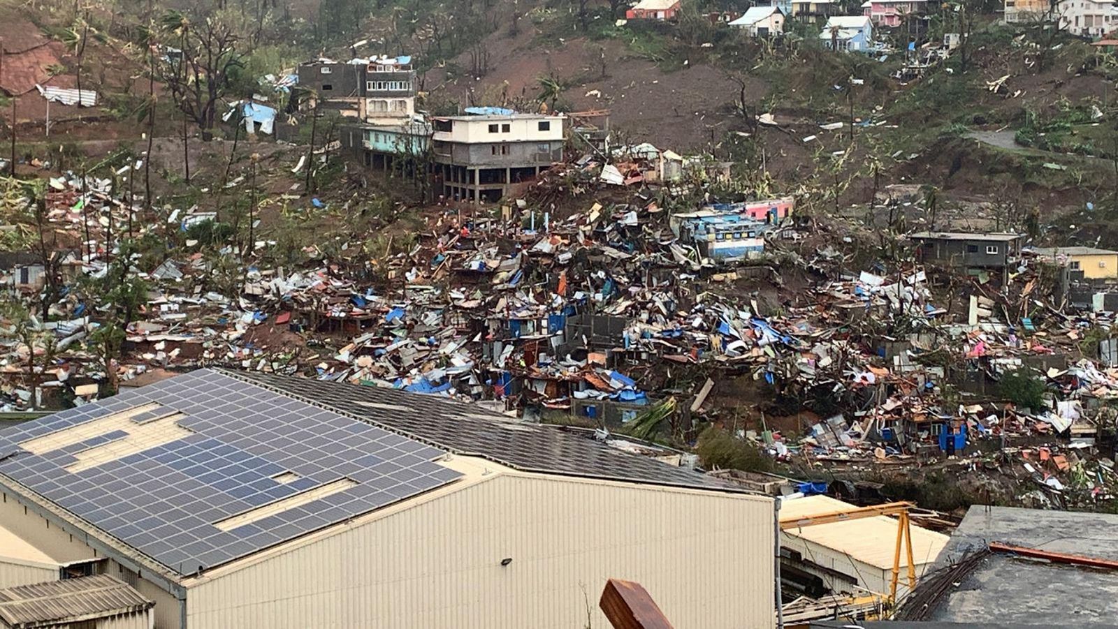 Un ciclón arrasa la isla francesa de Mayotte