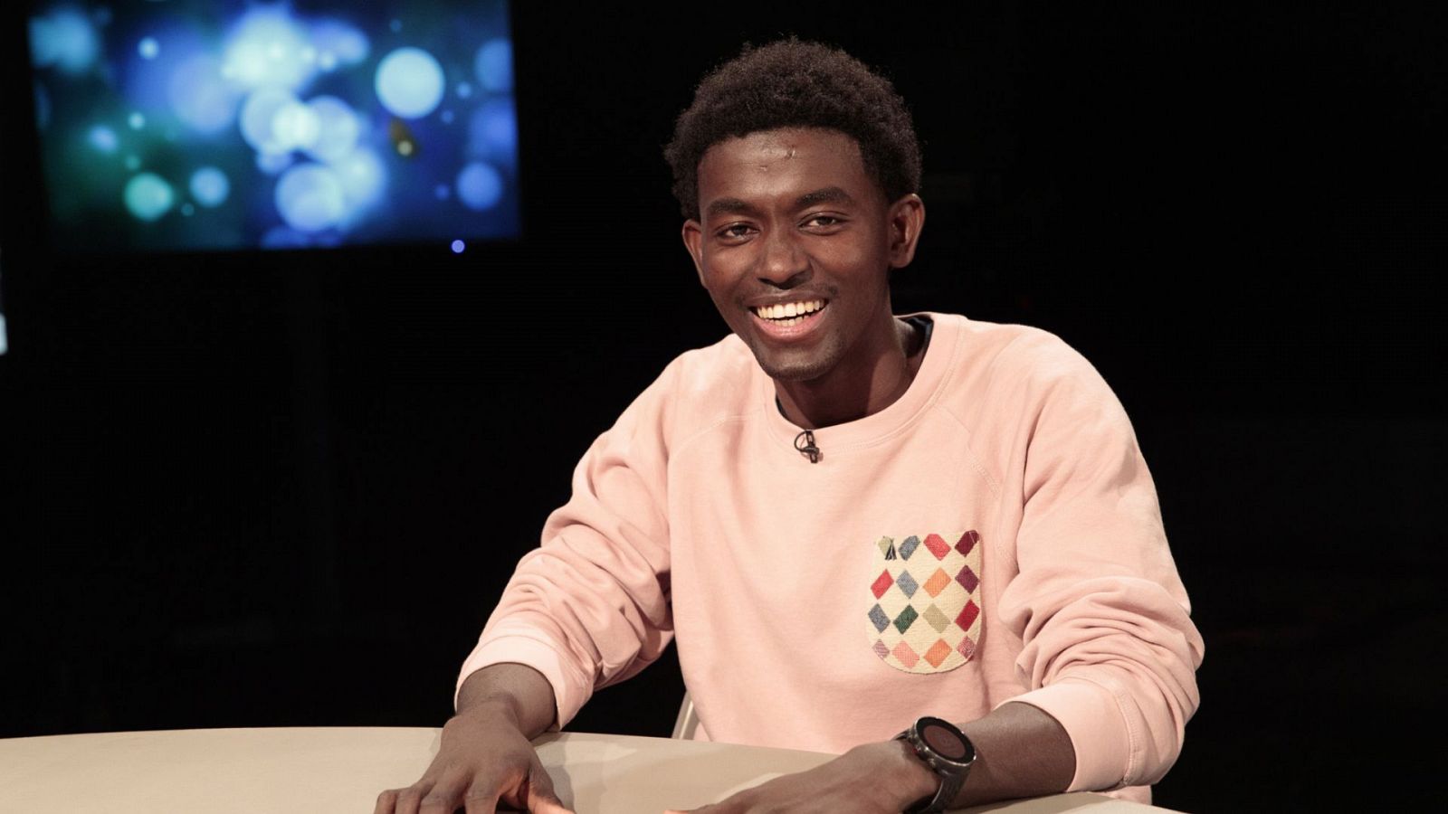 Versión española - La adopción (Presentación) - ver ahora