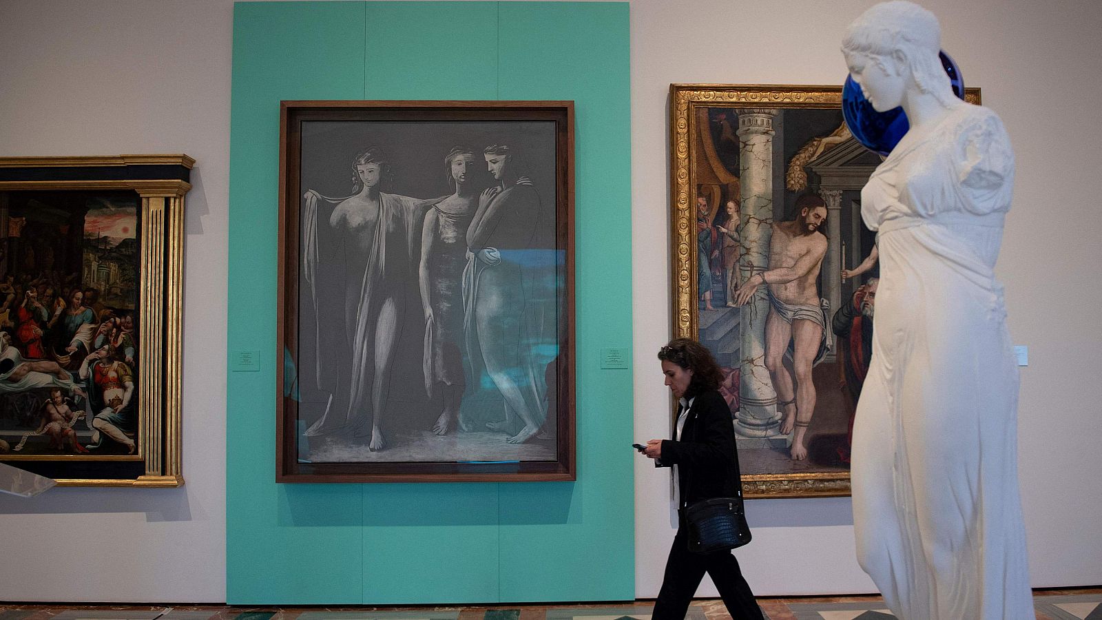 El arte clásico y contemporáneo, de Picasso y Koons, en Granada - Telediario 2 | Ver