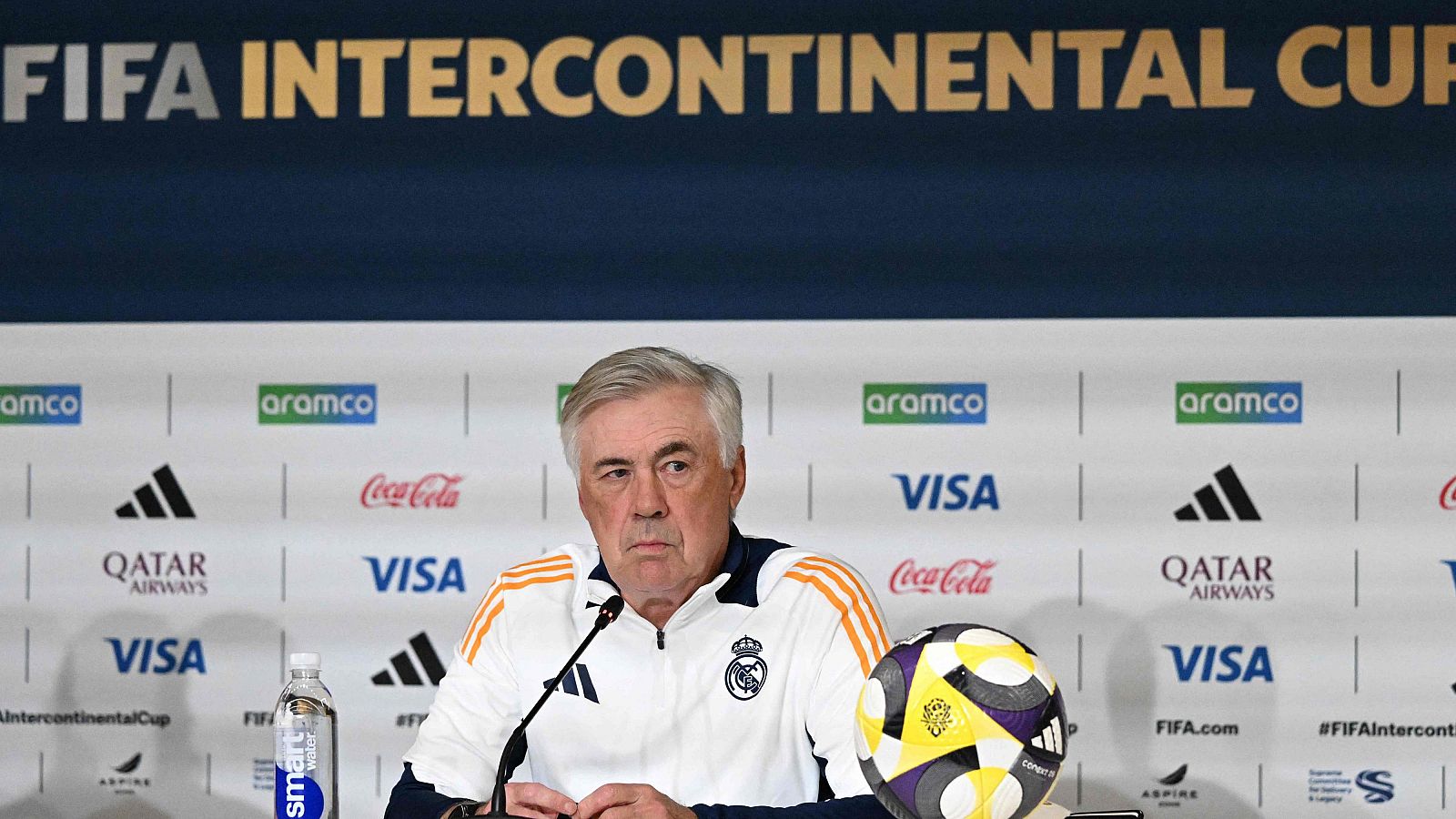 Ancelotti: "Creo que no hay ningún entrenador limpio de críticas"