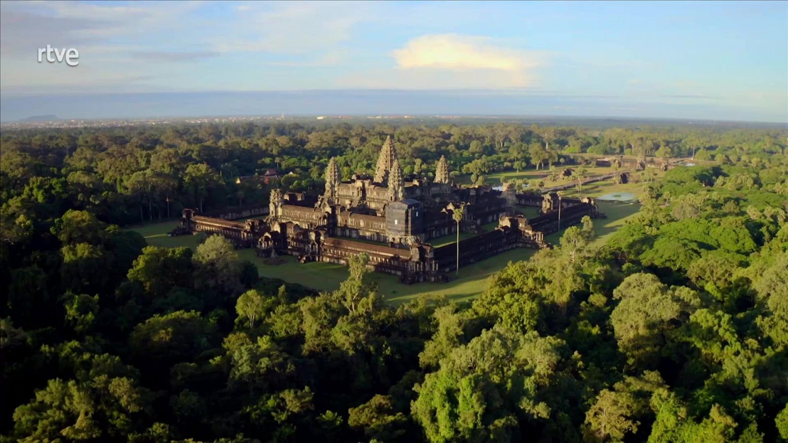 El mundo perdido de Angkor Wat - Episodio 2: La lucha por la supervivencia