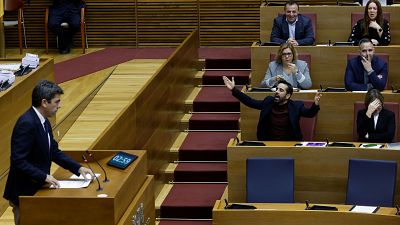 Una bronca entre diputados en las Cortes Valencianas obliga a detener el pleno entre gritos de 'dimisin' contra Mazn