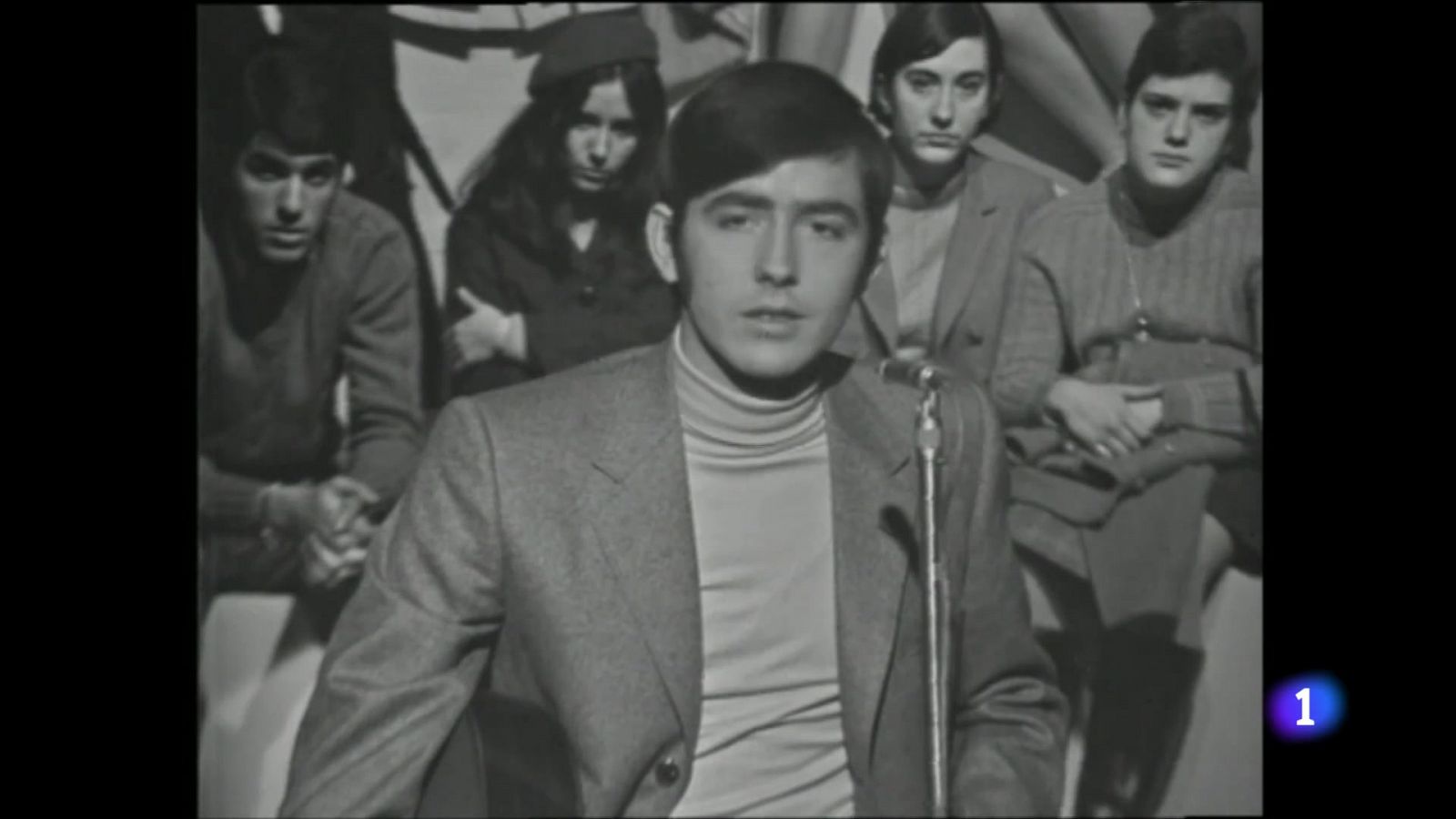 'Paraules d'amor', de Serrat: les versions de Peret, Ana Belén i Rosario - L'Informatiu | Veure