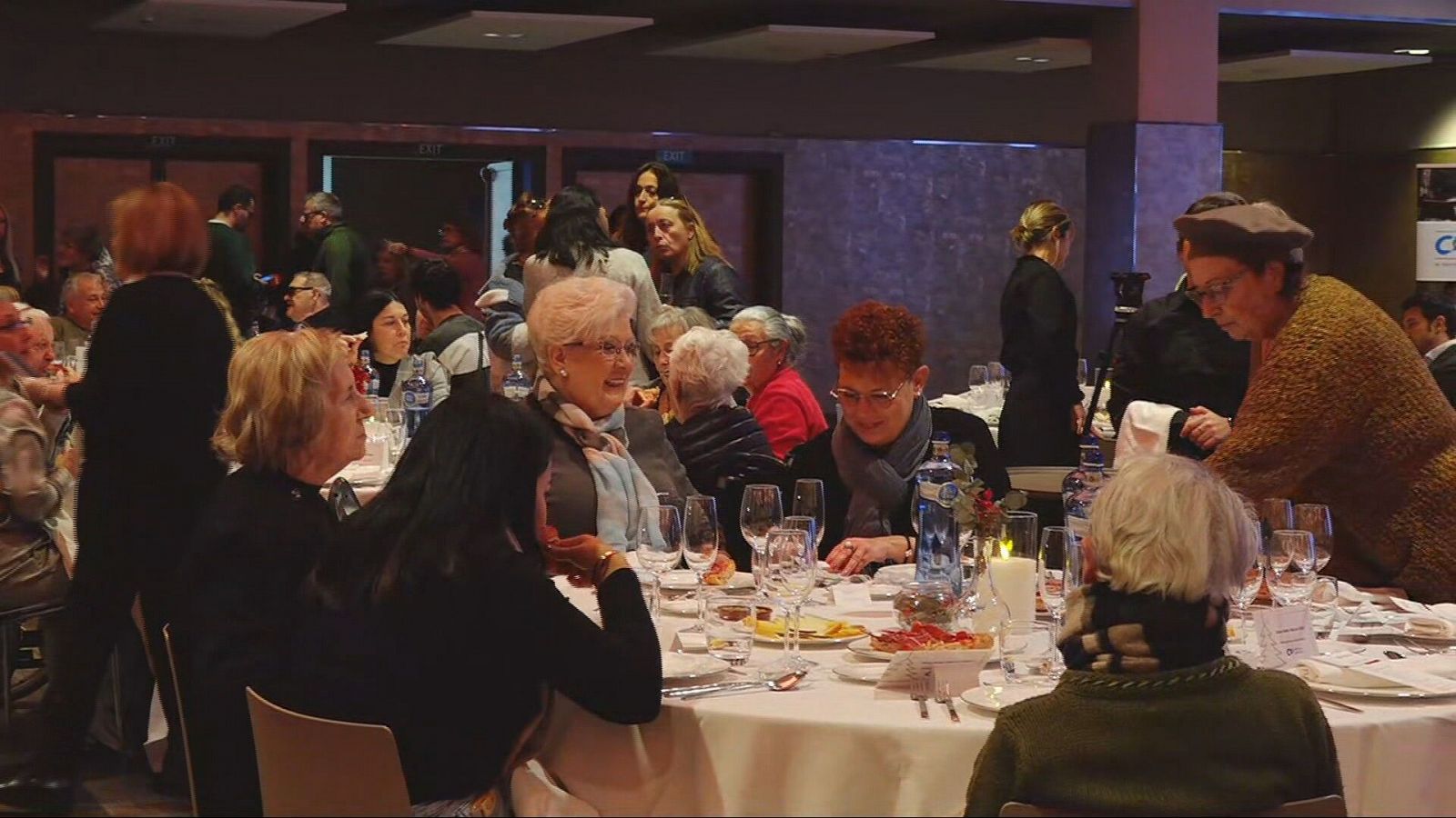 El Dinar de Nadal d'Amics de la Gent Gran busca combatre la soledat no desitjada - L'Informatiu | Veure