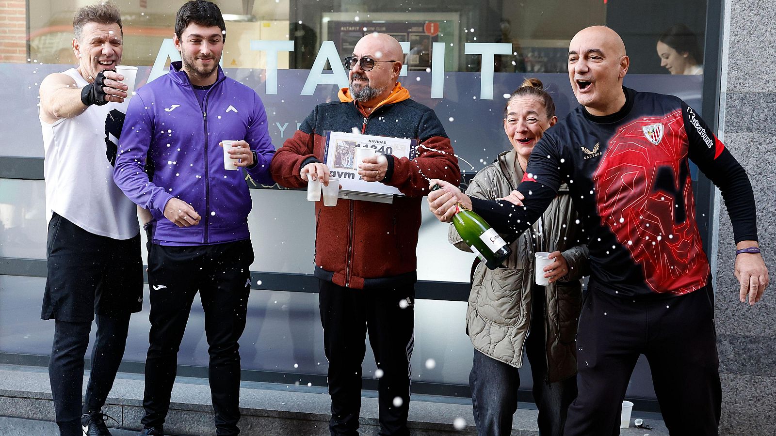 El 11.840, tercer premio de la Lotería de Navidad, sonríe a media España