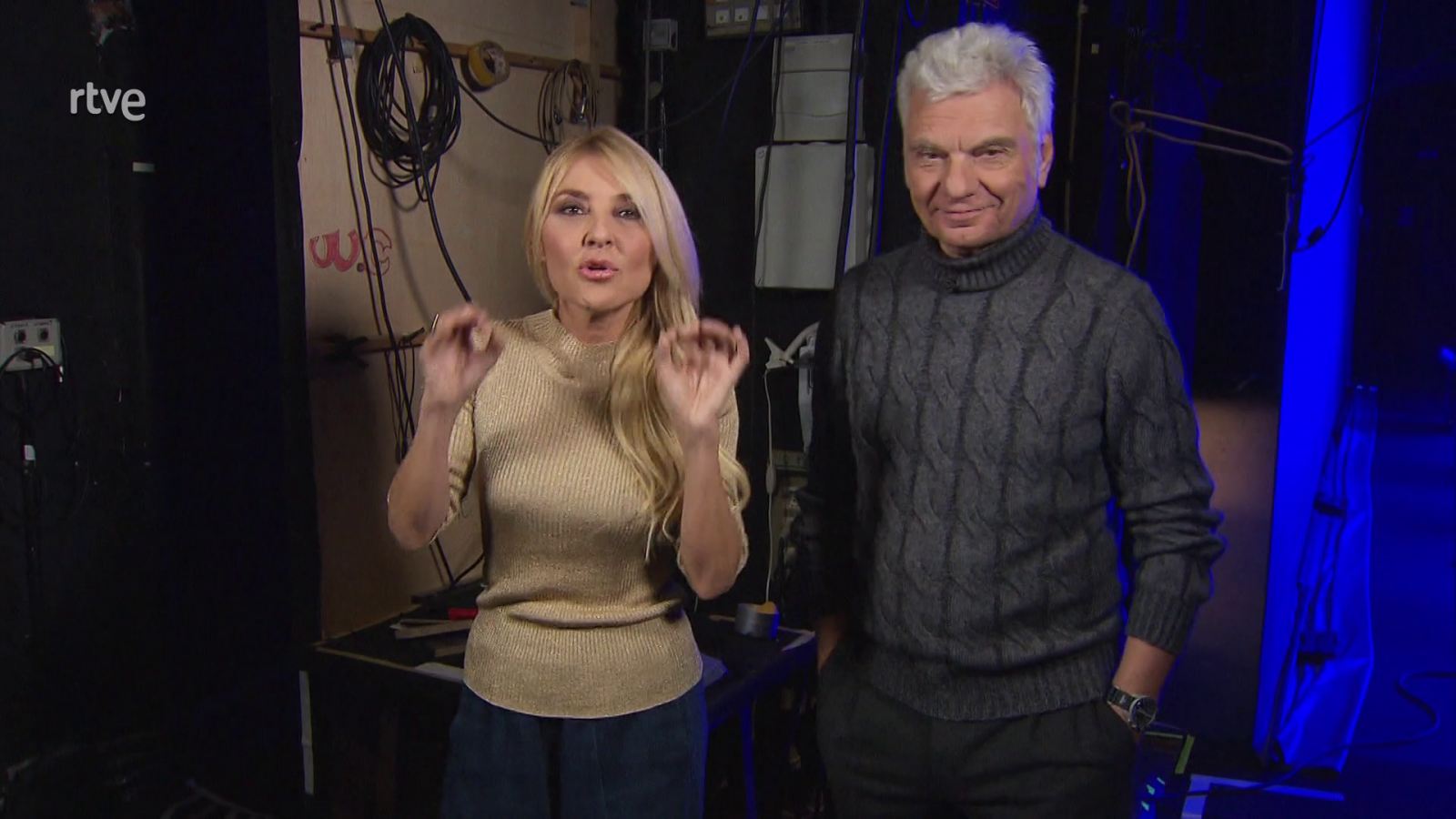 CARLES SANS: POR FIN SOLO - Atención obras | Ver