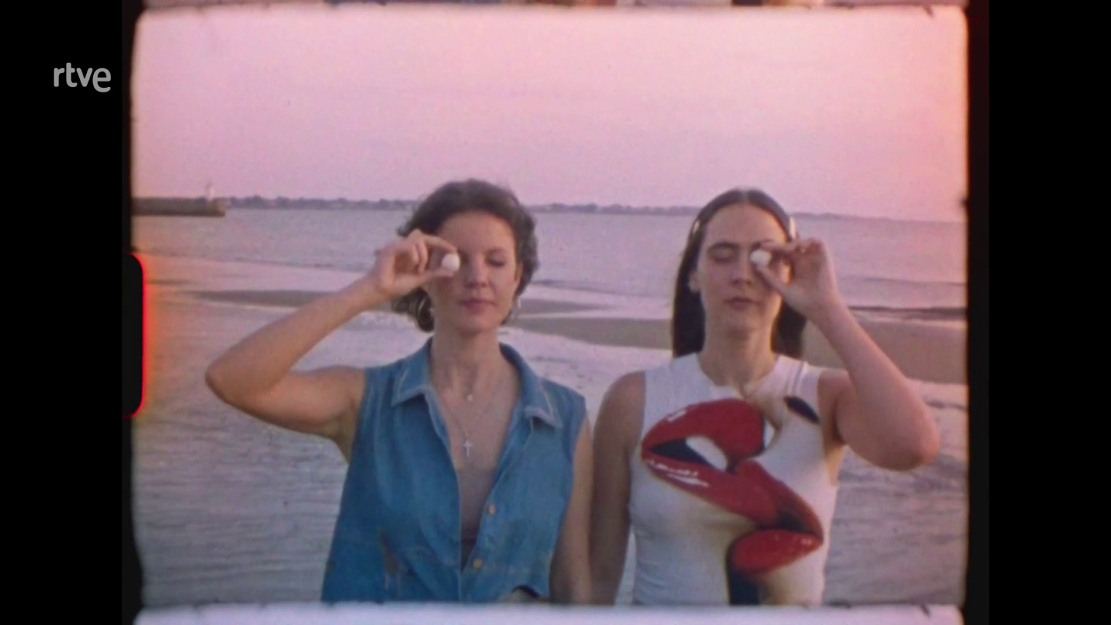 Hinds - Atención obras | Ver