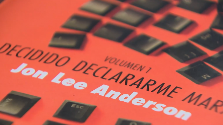 El periodista Jon Lee Anderson reúne cinco décadas de reportajes en su libro 'He decidido declararme marxista'