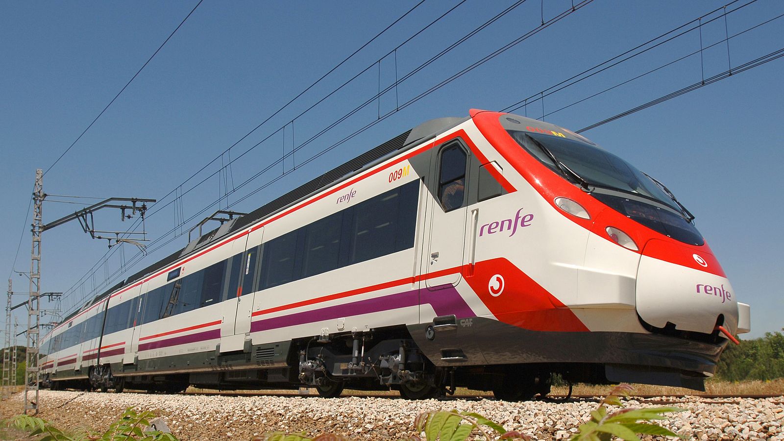 Pensiones, transportes y desahucios: medidas económicas del último Consejo de Ministros de 2024 - Telediario 1 | Ver