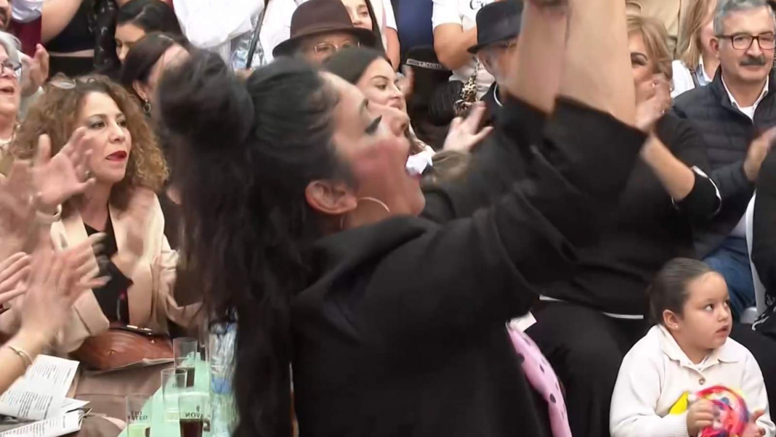 Las tradicionales zambombas de Jerez se masifican | Ver