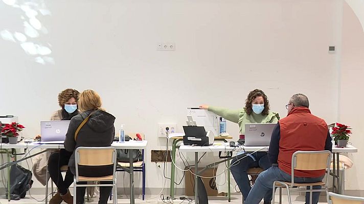 Los afectados por la dana se preguntan: ¿tributan las ayudas? - Telediario 2 | Ver