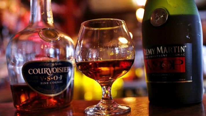 Telediario 2 - Las Navidad y el consumo normalizado de alcohol, un reto para los alcohólicos en estas fechas