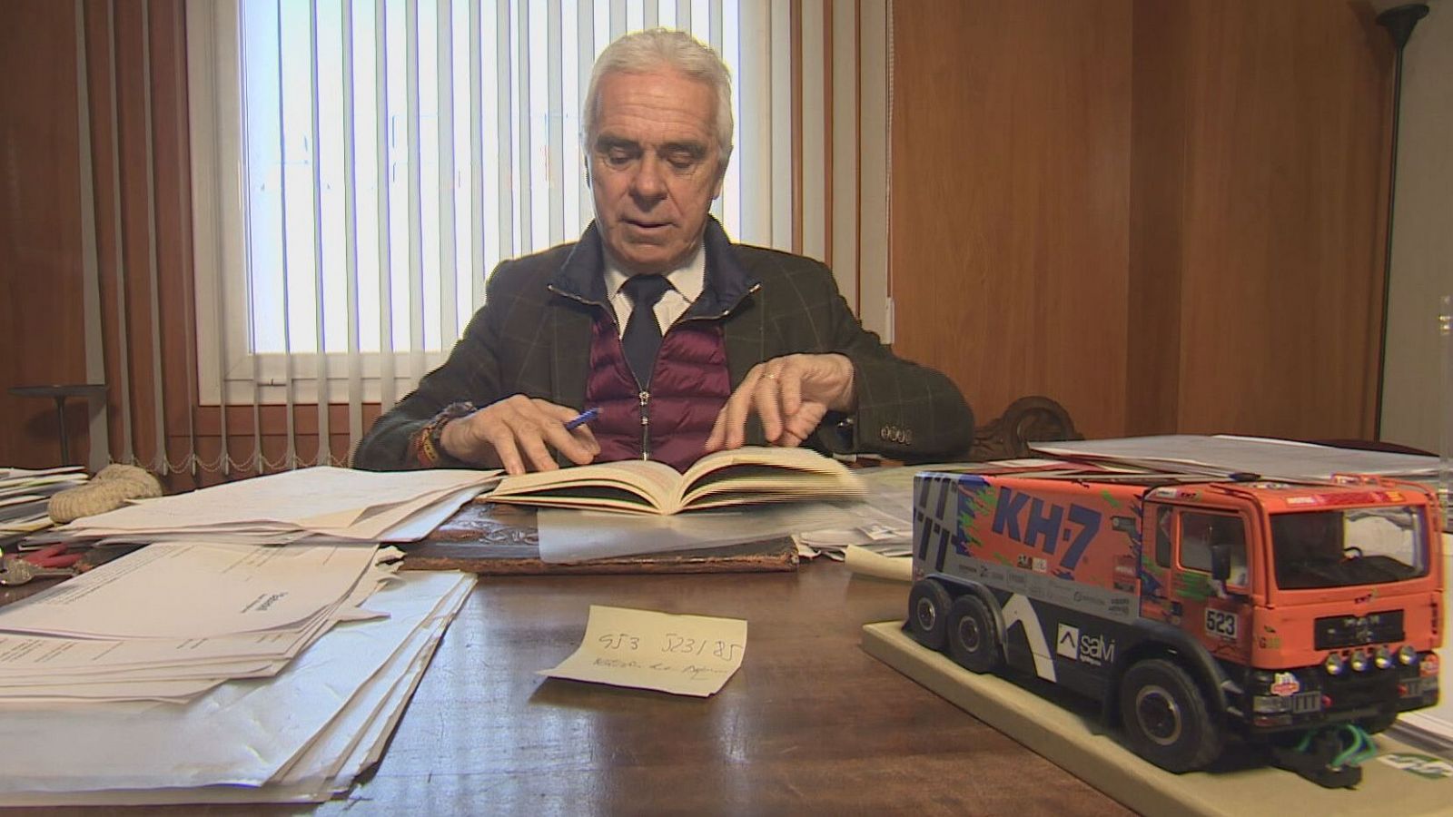 José Luis Criado, notario y copiloto en el Dakar | Ver