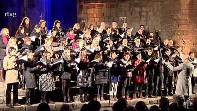 L'Orfeó Català canta nadales a la plaça del Rei