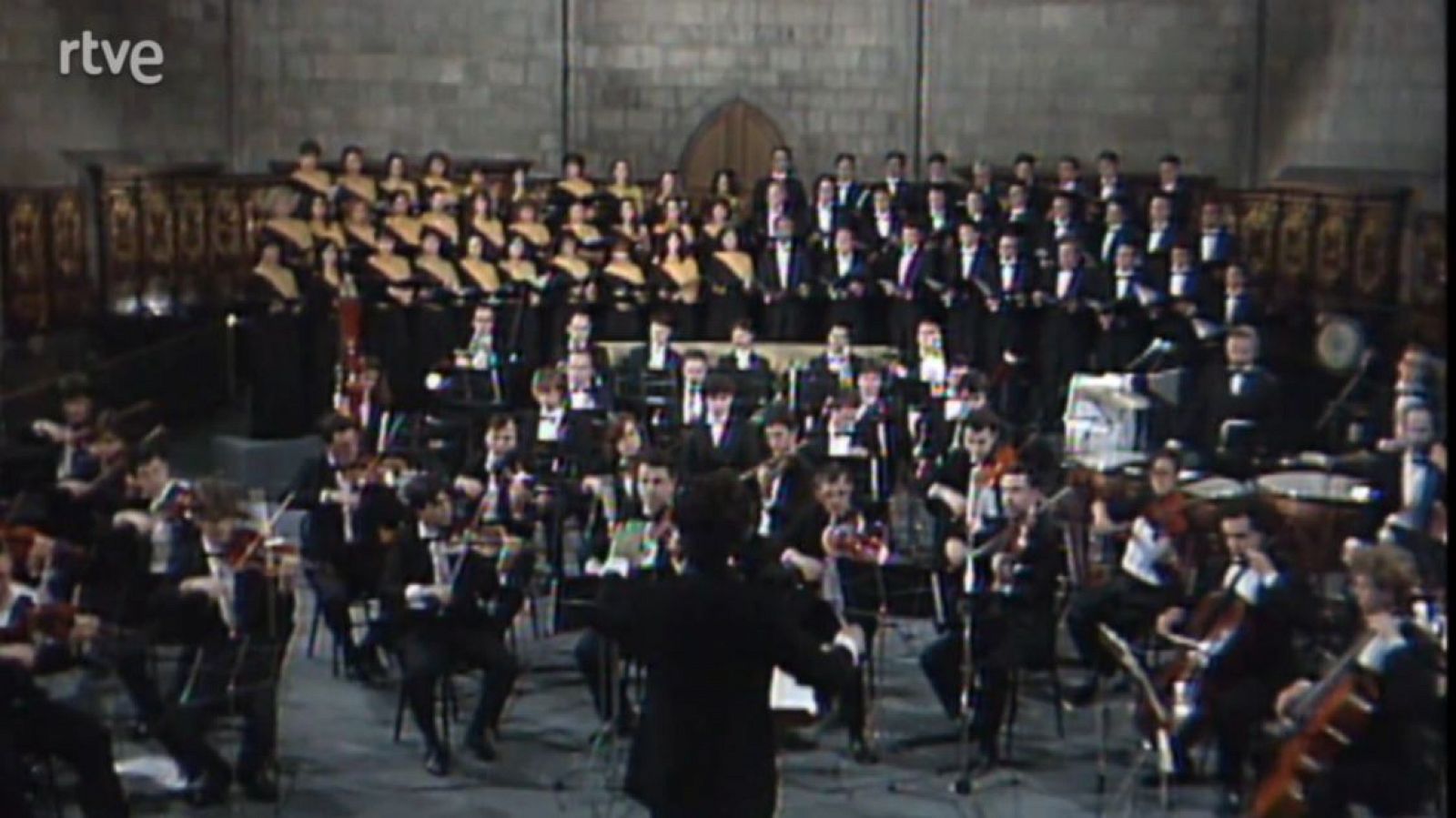 Polifònica de Puig-reig: Nadales íntimes a Santa Maria del Pi - Especials en català | Veure