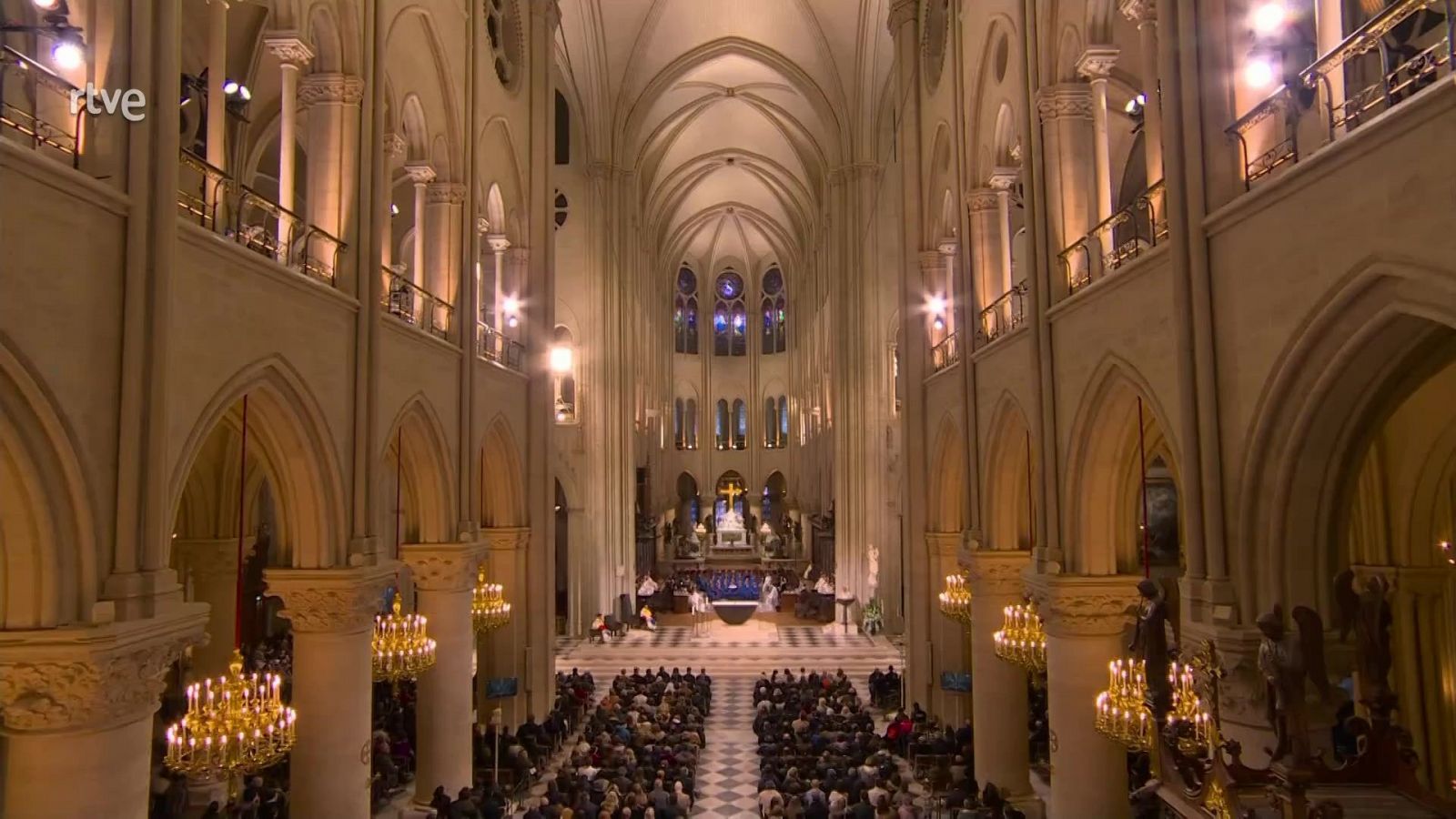 El Día del Señor - Misa de Navidad (Notre-Dame, París)