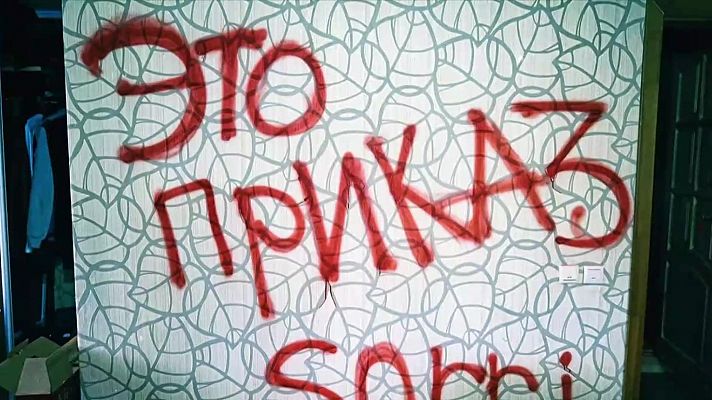 Telediario 2 - Pintadas en zonas recuperadas de Kiev pasan a ser pruebas de crímenes cometidos durante la guerra