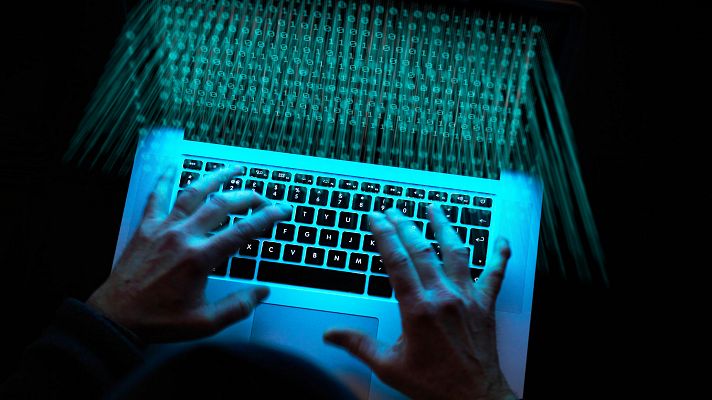 Telediario 1 - Ciberataques: delitos al alza en España y cada vez más sofisticados por la Inteligencia Artificial