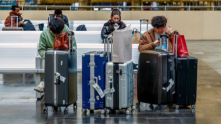 Telediario 1 - Turismo rural, escapada a la ciudad o el buen tiempo de Canarias: los destinos más demandados en Navidad