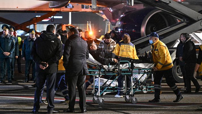 Telediario 1 - Hallan las cajas negras del avión estrellado en Kazajistán