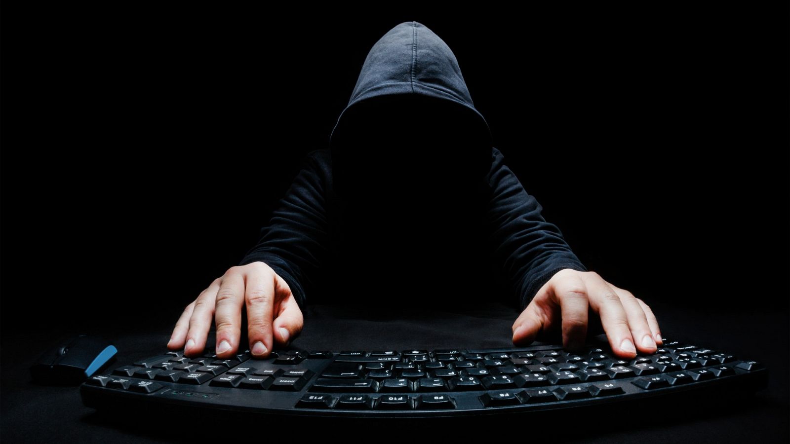 El equipo de Verifica RTVE explica las ciberestafas del año 2024 - La tarde en 24h | Ver