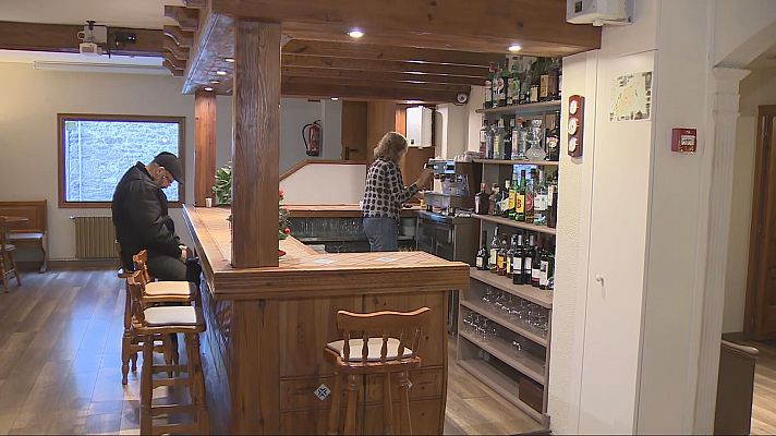 L'Informatiu - Ple fins la bandera als hotels d'alta muntanya