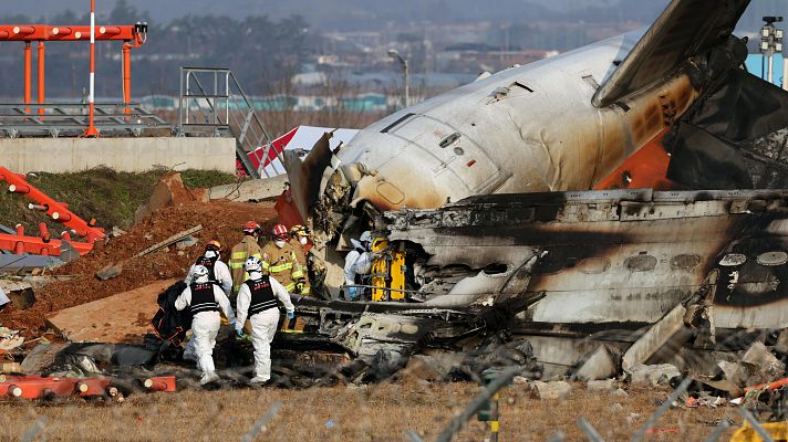 Fin de semana 24h - Un avión se estrella en el aeropuerto de Muan, Corea del Sur, con 181 personas a bordo