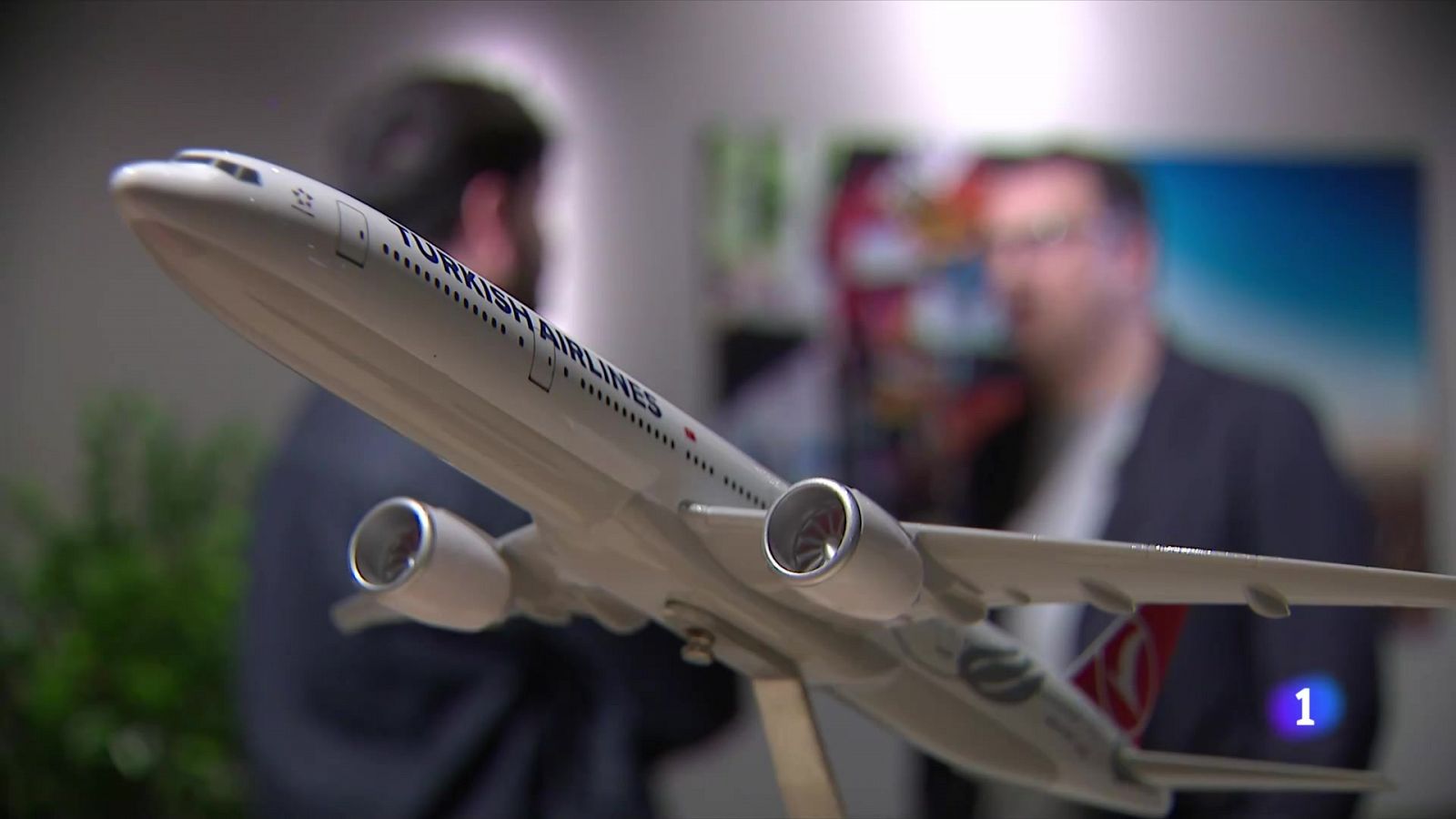 Les agències s'adapten al nou registre de viatgers - L'Informatiu | Veure