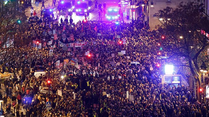 Tercera manifestación en dos meses contra la gestión de Mazón de la dana