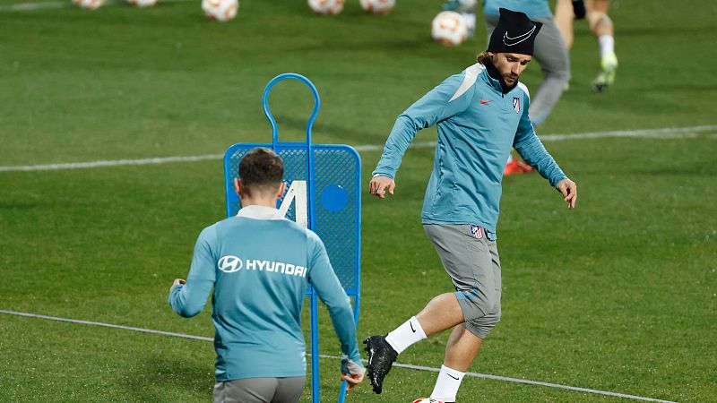 El Atlético de Madrid retoma el trabajo como líder tras el parón de Navidad sin Giménez ni Lenglet