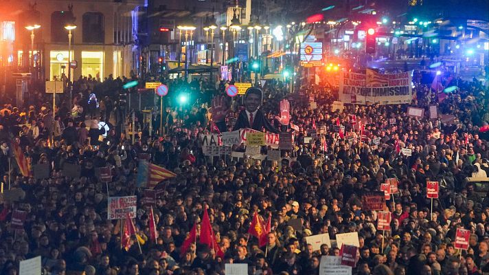 Telediario Fin de Semana - Tercera manifestación masiva contra Mazón en Valencia