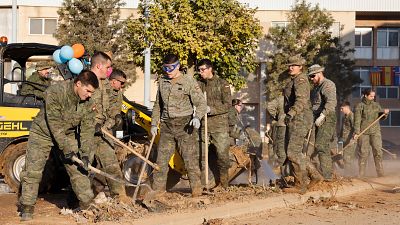 Los militares continan trabajando en Nochevieja en la zona cero de la dana