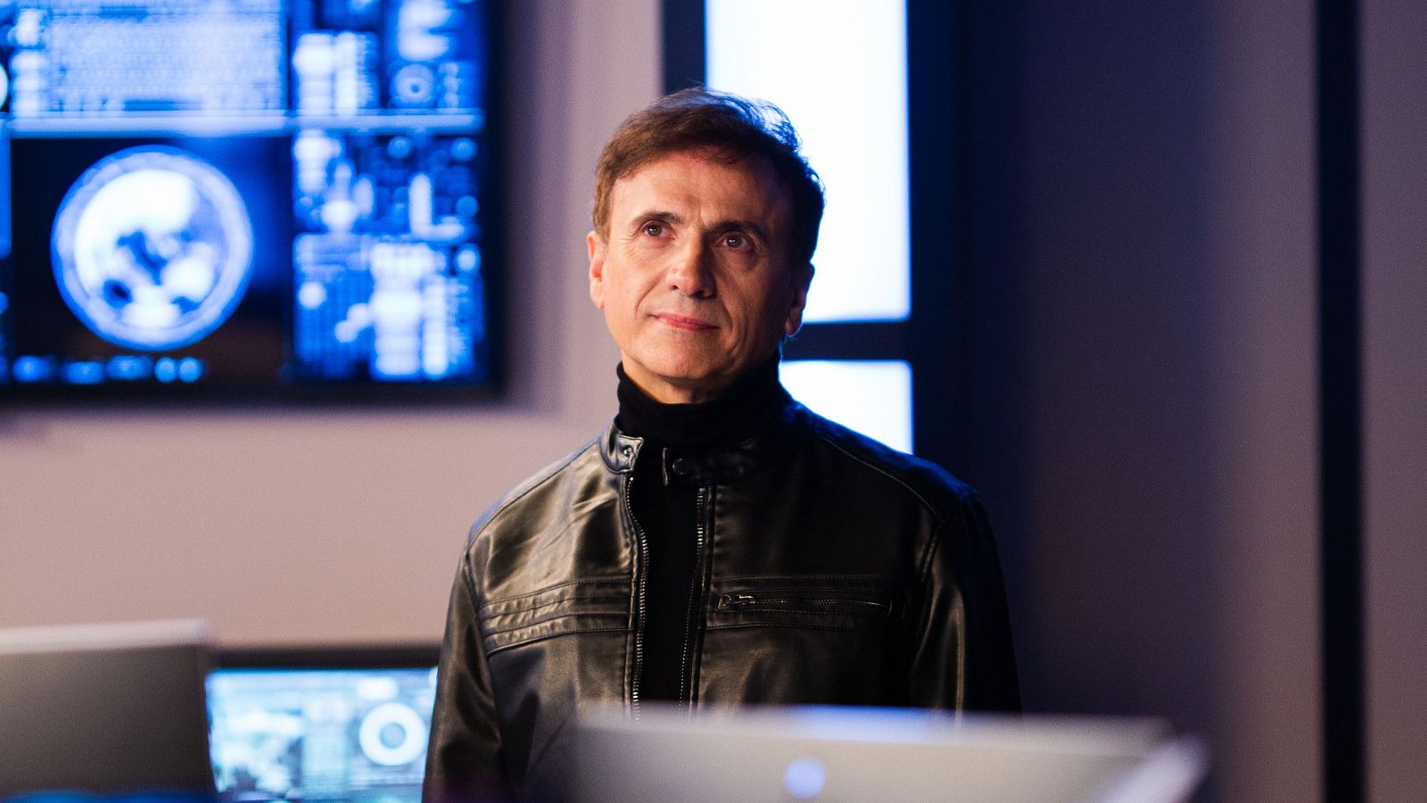 La IA sustituirá a los políticos - Especiales Nochevieja con José Mota | Ver