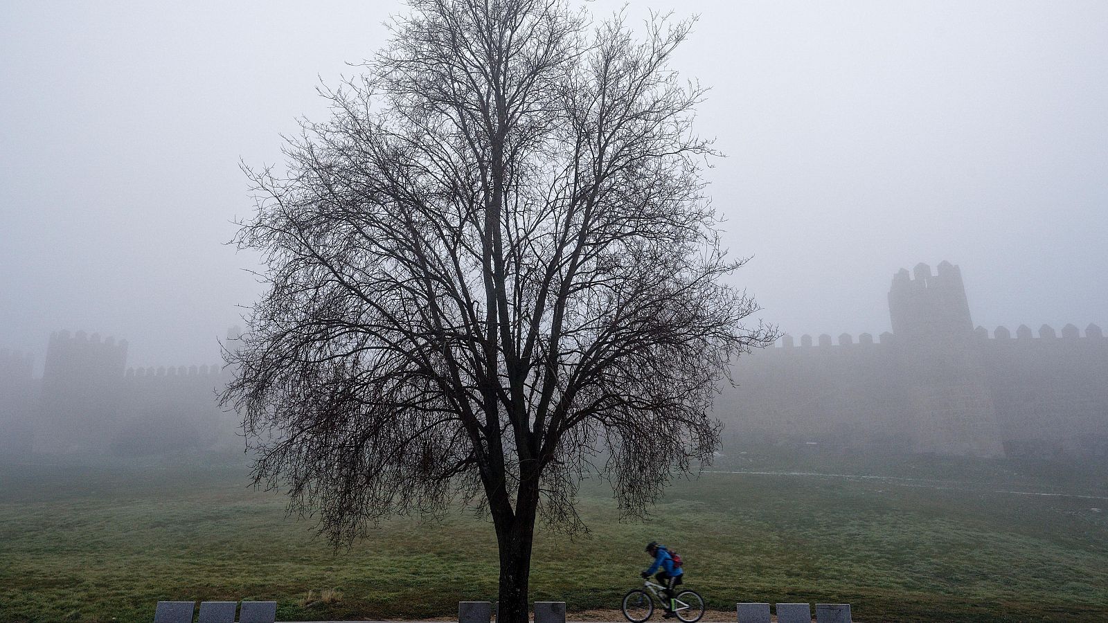 El 2025 arranca con niebla y frío en gran parte de España