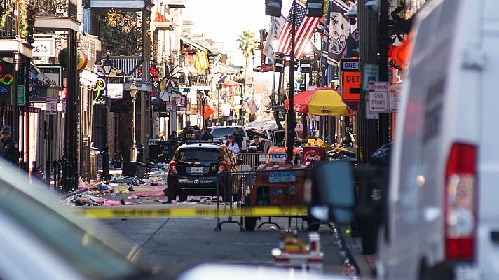 Telediario 2 - El FBI investiga el atropello múltiple de Nueva Orleans como un ataque terrorista