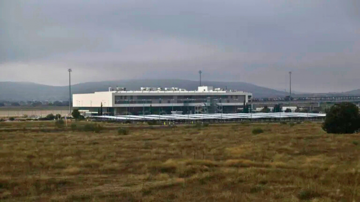 Cientos de personas acuden a una macrofiesta ilegal junto al aeropuerto de Ciudad Real