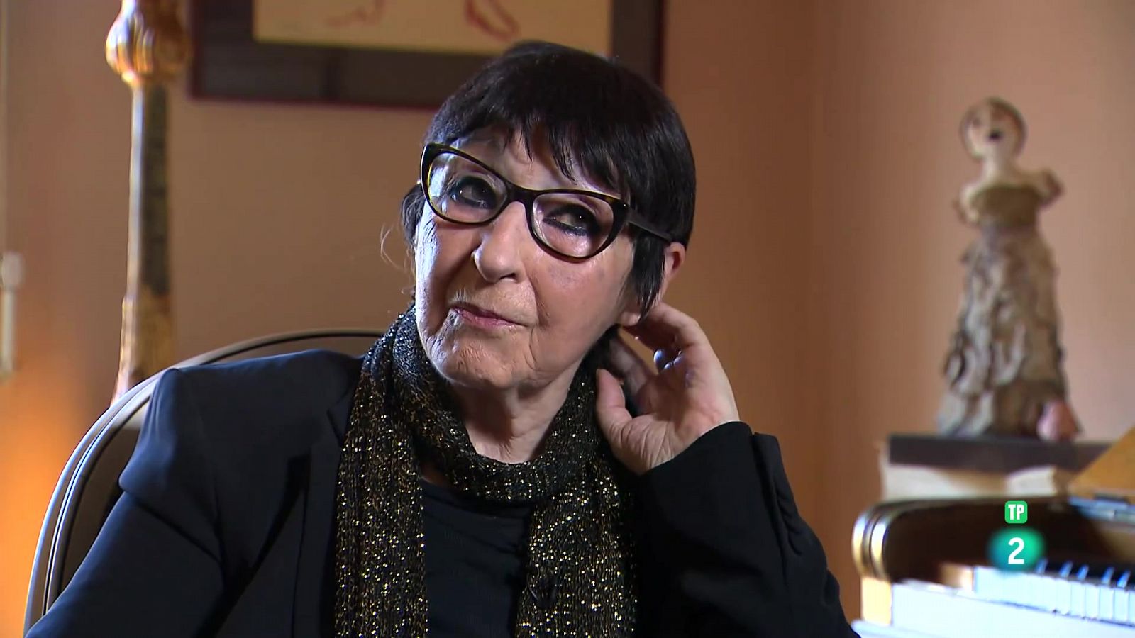 Mirna Lacambra - Únics | RTVE Catalunya - Únics | Veure