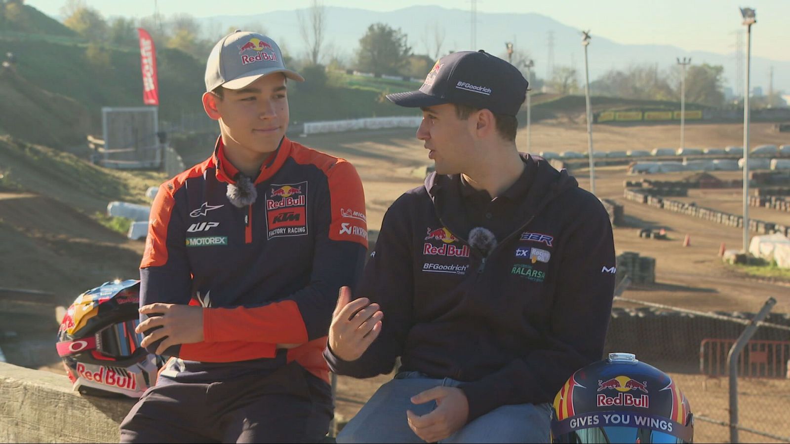 Talento presente y futuro en el Dakar con Edgar Canet y Pau Navarro | Ver