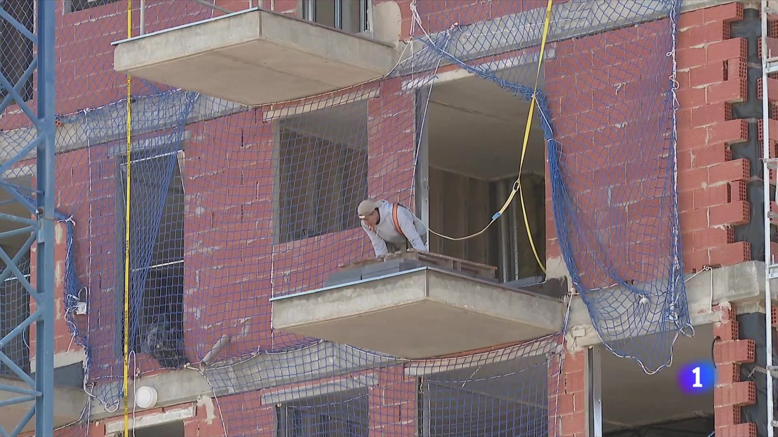 Catalunya tanca l'any amb el nombre d'aturats més baix des de 2007, i això malgrat el petit repunt d'aquest mes de desembre - L'Informatiu | Veure