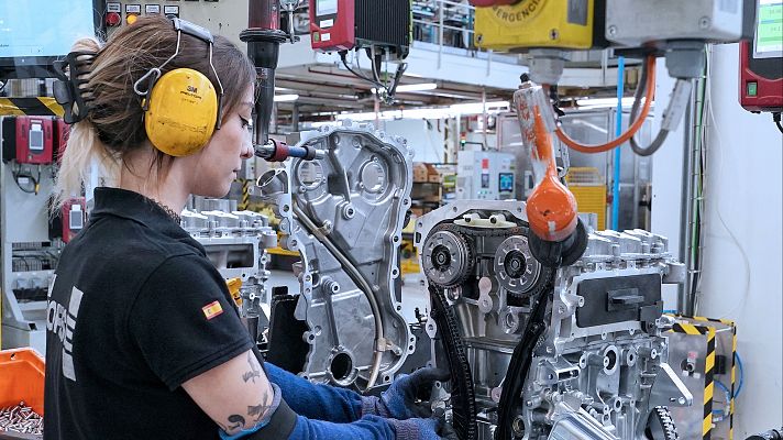 Telediario 1 - El paro baja en diciembre en 25.300 personas y se suman 35.500 afiliados a la Seguridad Social