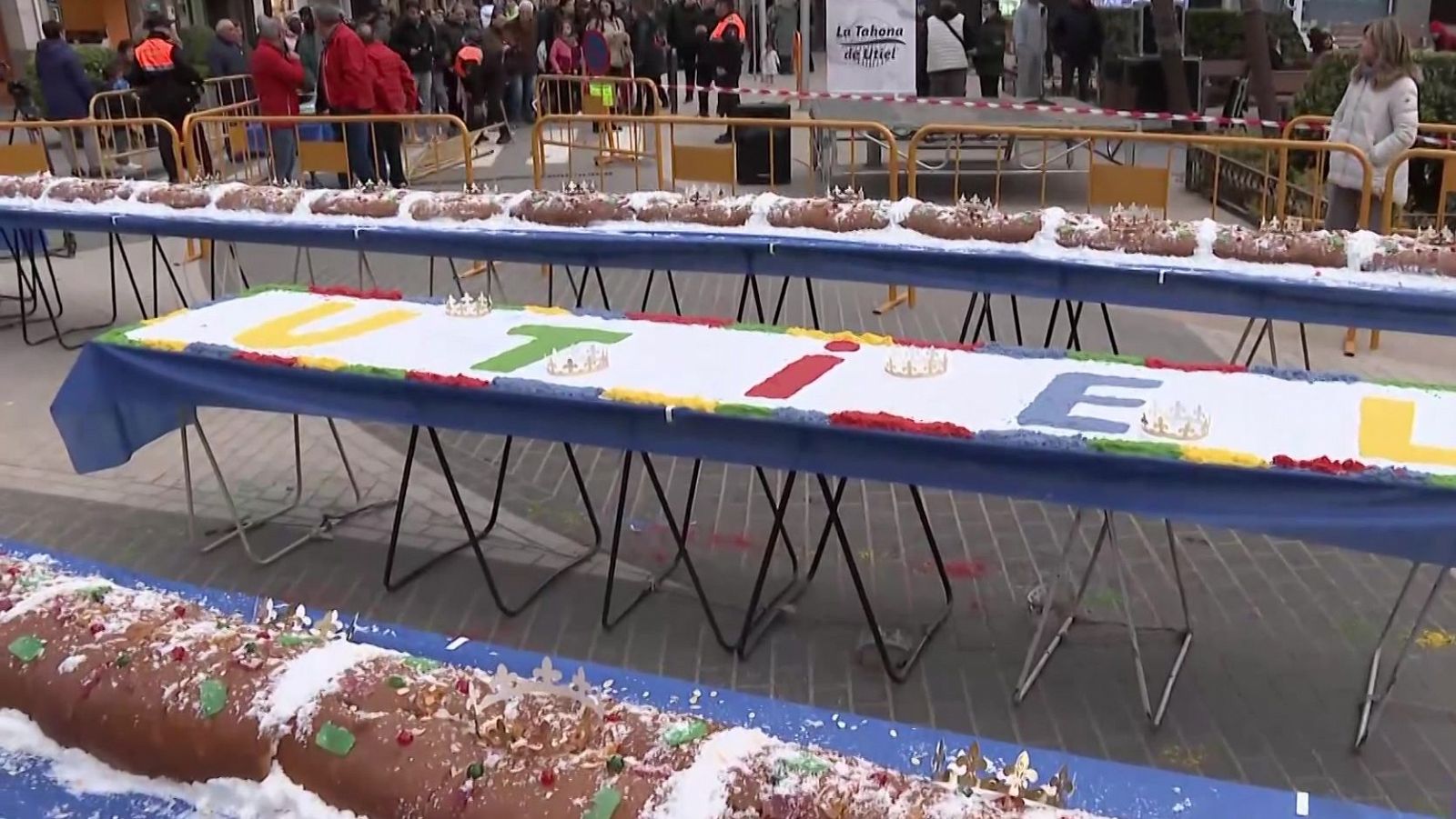 Un roscón de récord en Utiel - Telediario 2 | Ver