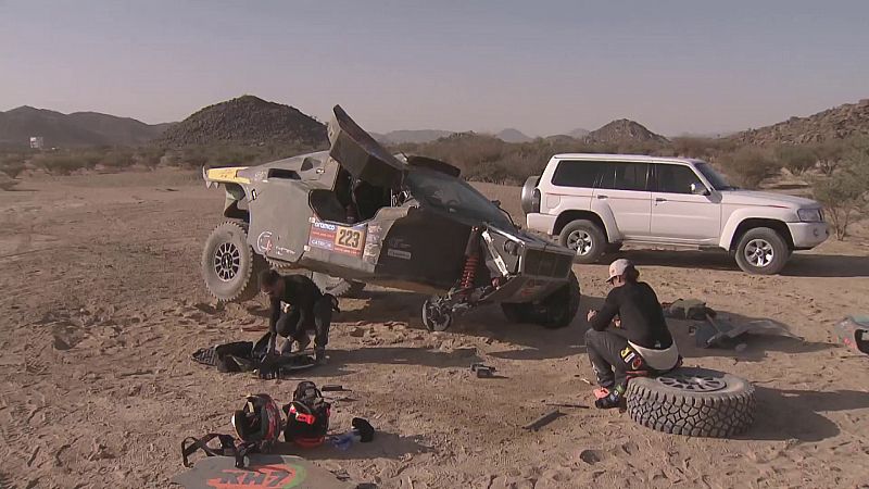 Laia Sanz abandona el Dakar 2025 tras un accidente en la etapa 1 | Ver