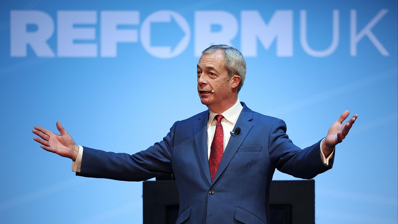 Musk da la espalda al ultraderechista británico Farage | Ver