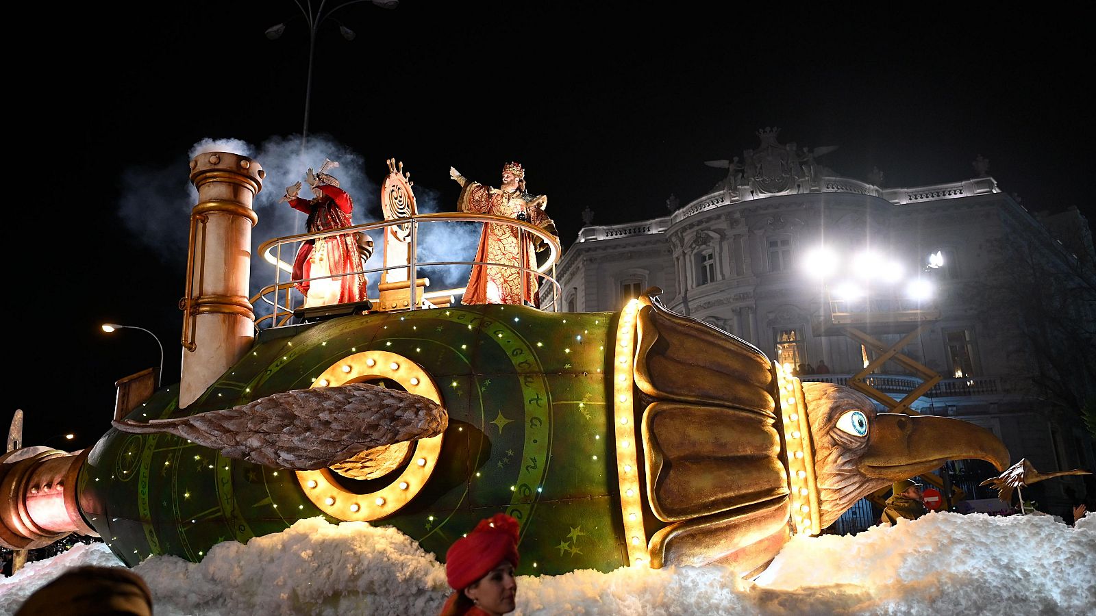 Los Reyes Magos recorren España en cabalgatas llenas de ilusión