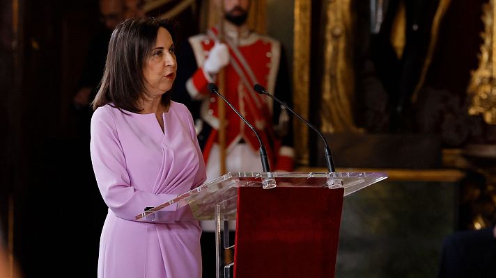 Especiales informativos - Robles ensalza el "valor" de los militares por su labor en la dana